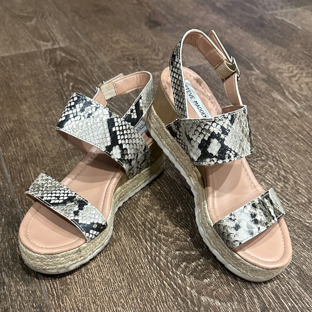 Steve Madden Black and Cream Snake Wedge Sandals